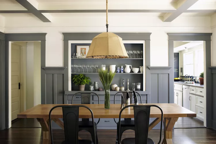 7 Things That Instantly Make Your Dining Room Look Bad, According to Designers